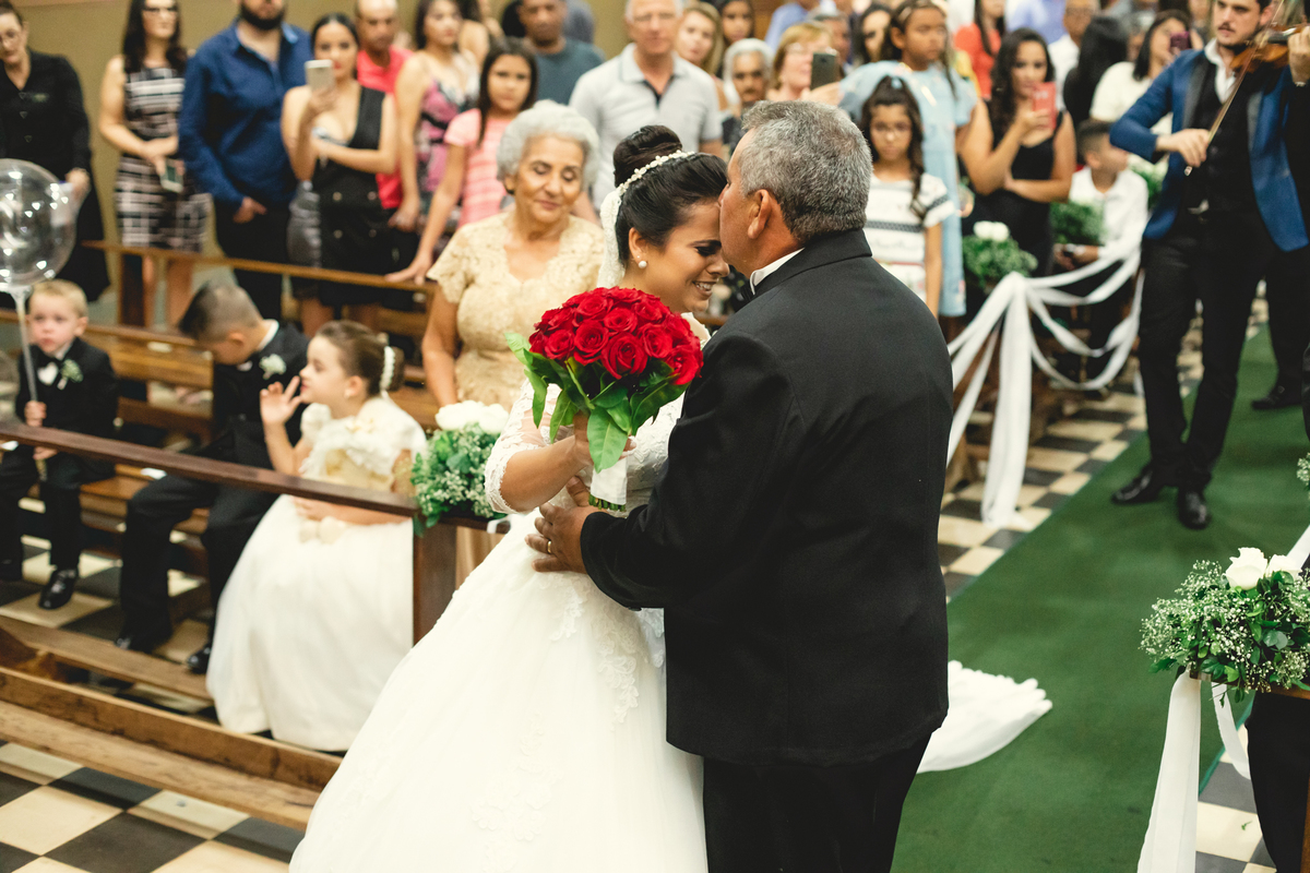 fotos noiva com os pai fotografo de casamento melhor fotografo de casamento rio preto erik faria fotografo luana nicolete 