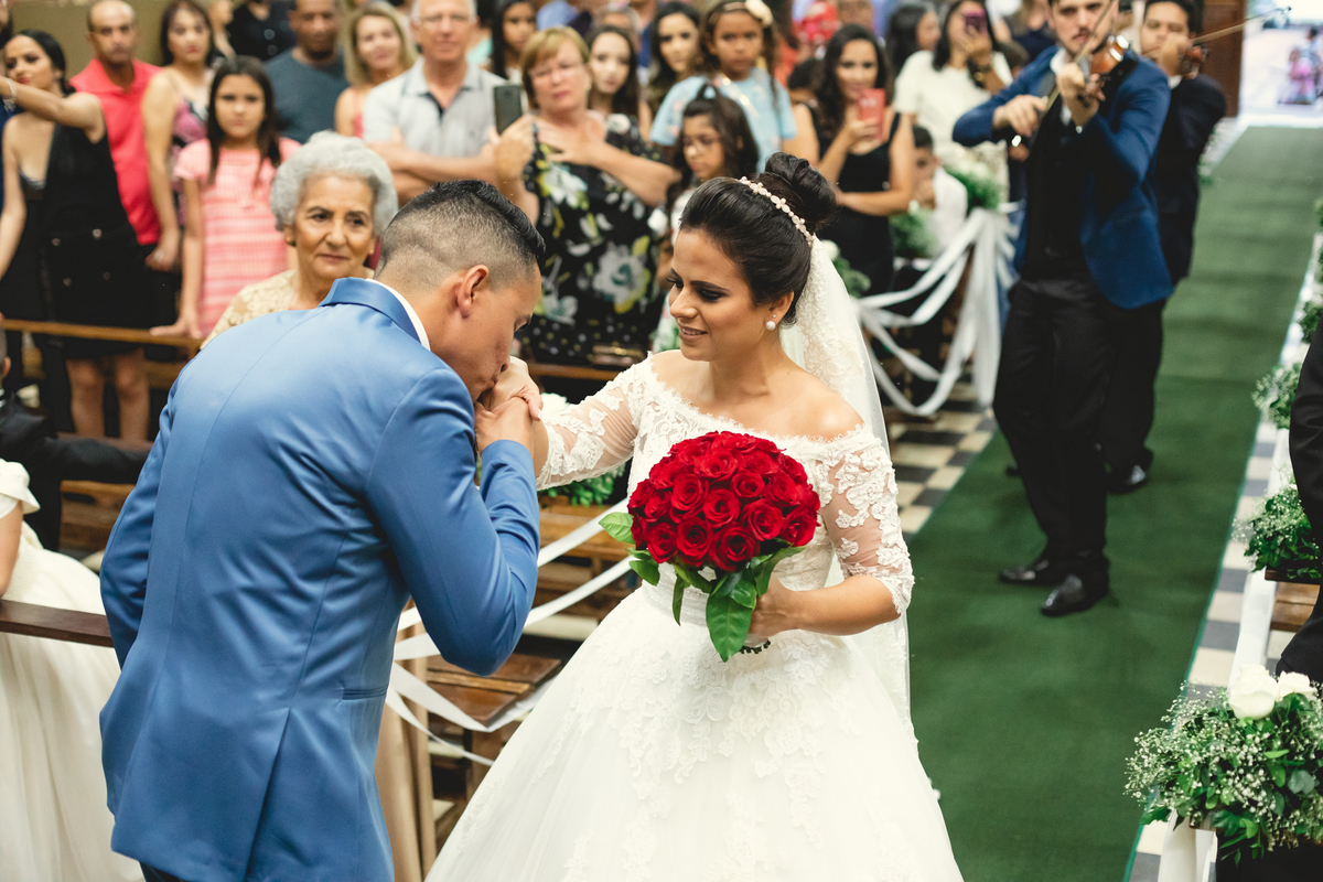 fotografo de casamento melhor fotografo de casamento rio preto erik faria fotografo luana nicolete 
 fotos noivo recebendo a noiva