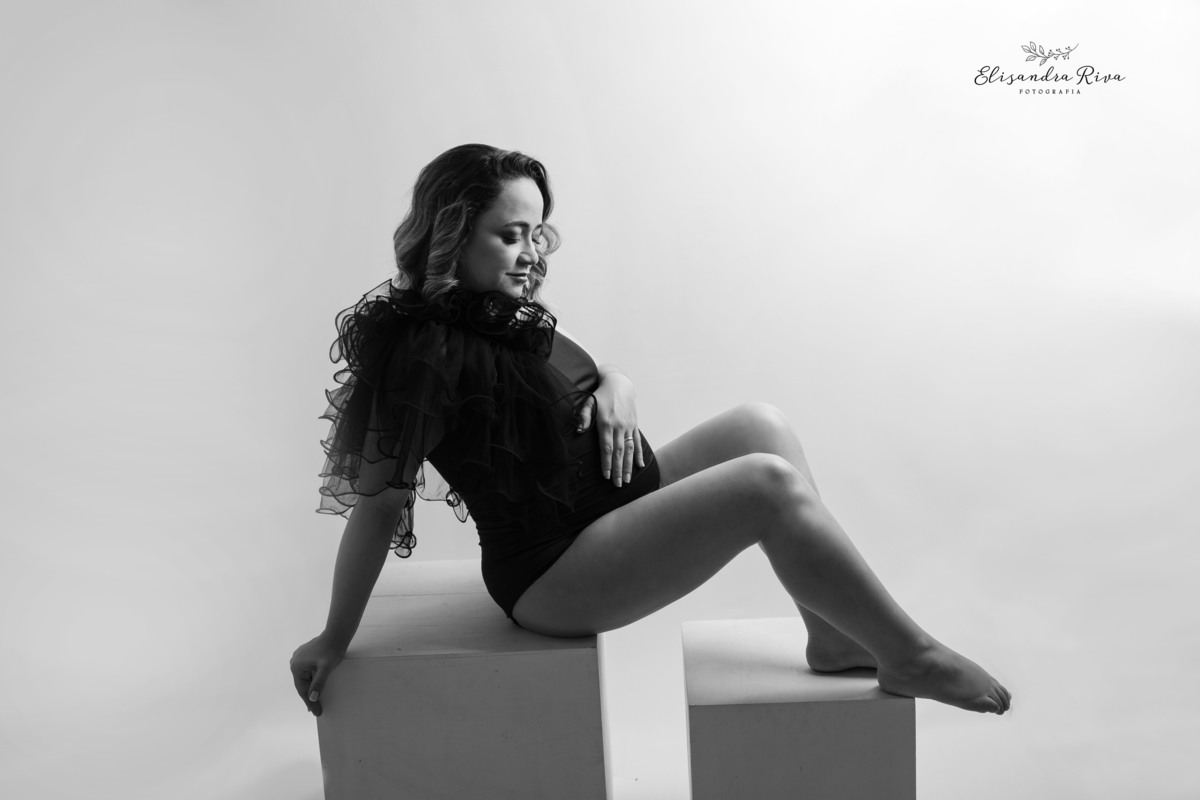 Um ensaio de grávida elegante e atemporal.