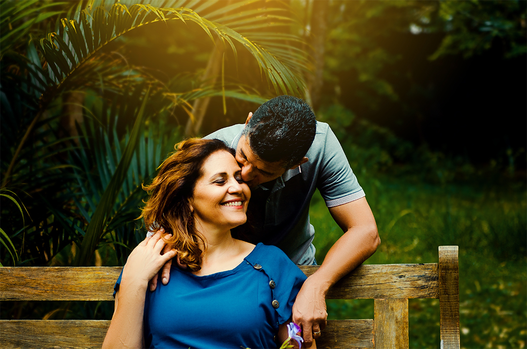 IMG-fotografia-de-ensaio-de-casal-no-quintal.jpg