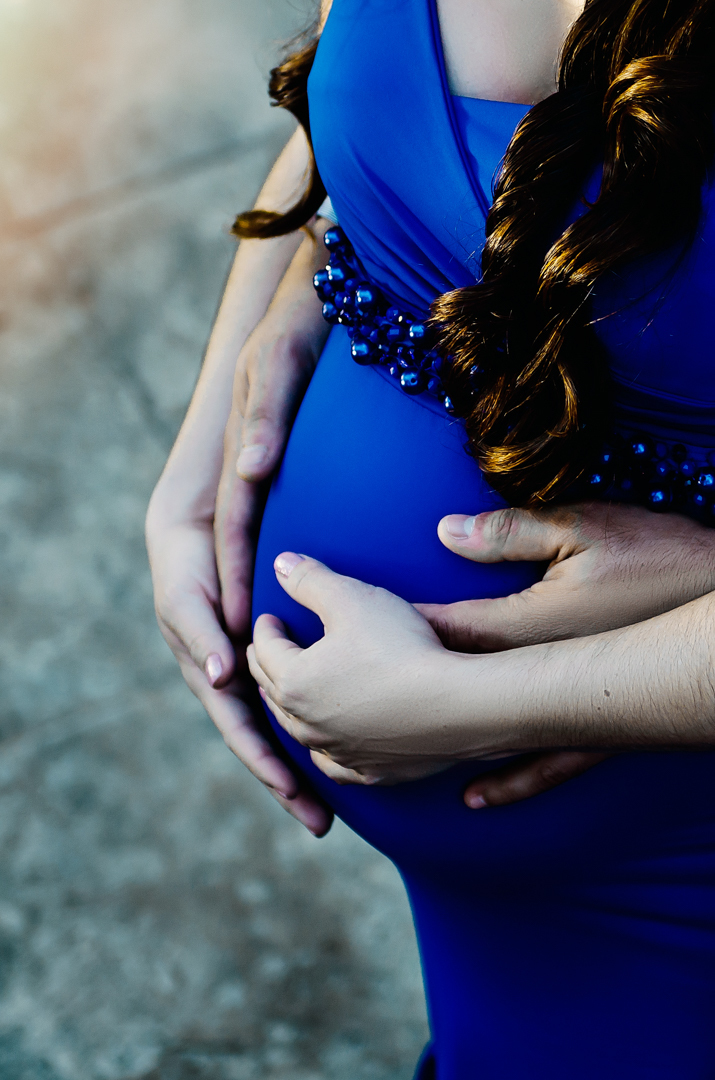 ensaio-fotografico-foto-as-maos-dos-pais-na-barriga