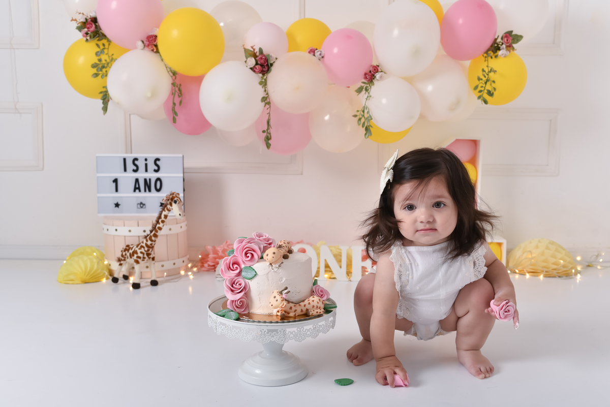 smash-the-cake-neutro-jardim-girafas-ensaio-estudio-santo-andre-thais-castro