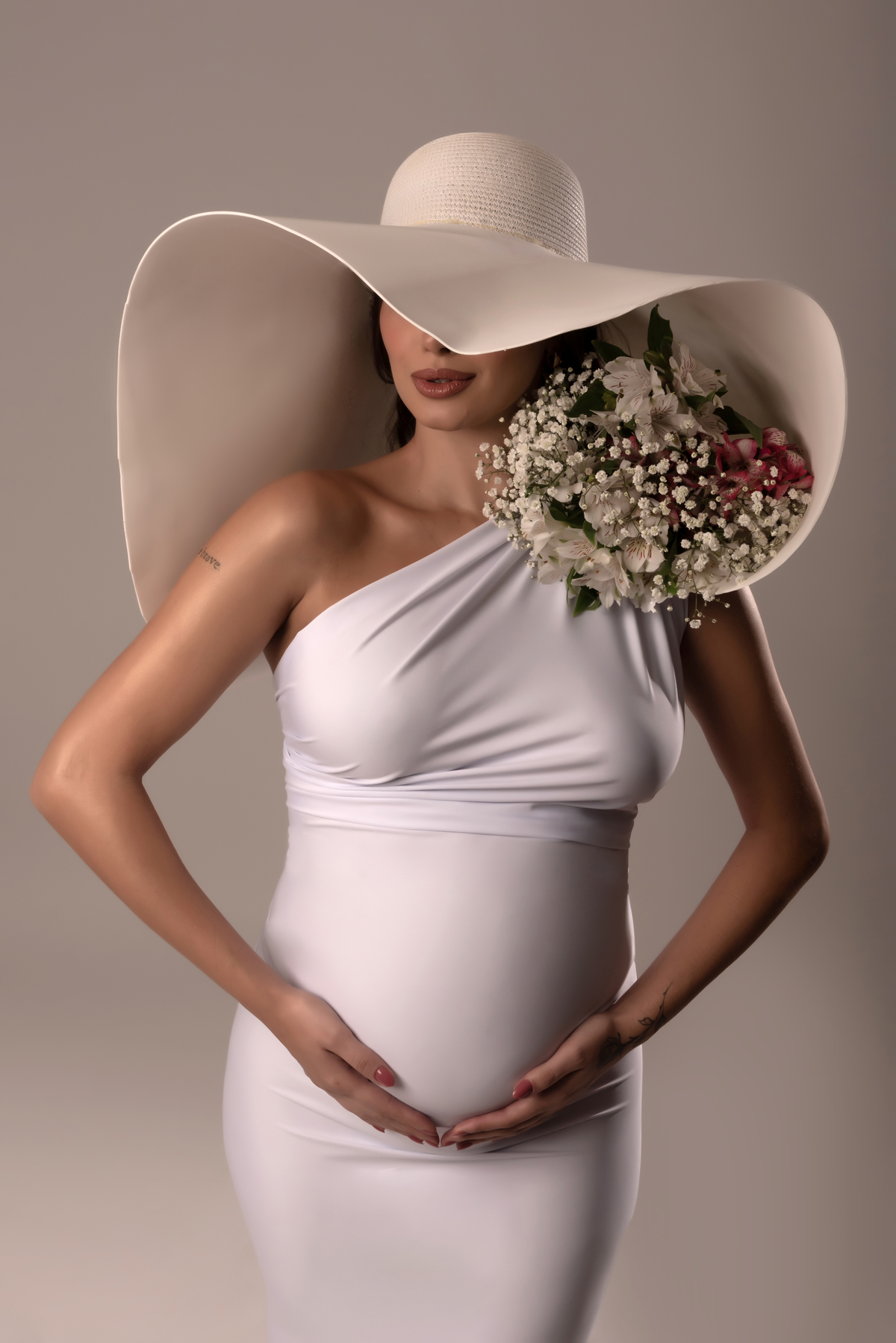 ensaio-gestante-luxo-banheira-fashion-criativo-milk-bath-santo-andre-são-paulo-flores-estudio-thais-castro