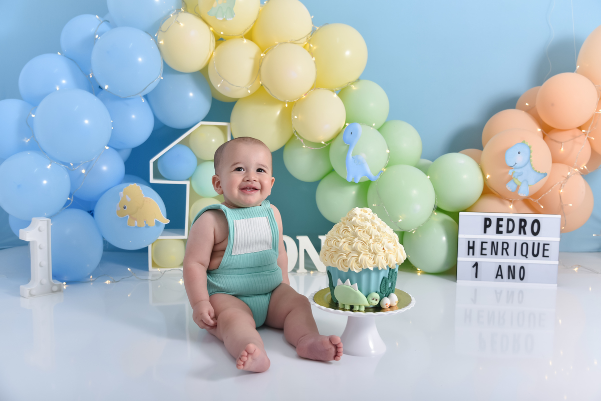 smash-the-cake-estudio-thais-castro-cenario-neutro-dinossauros-santo-andre