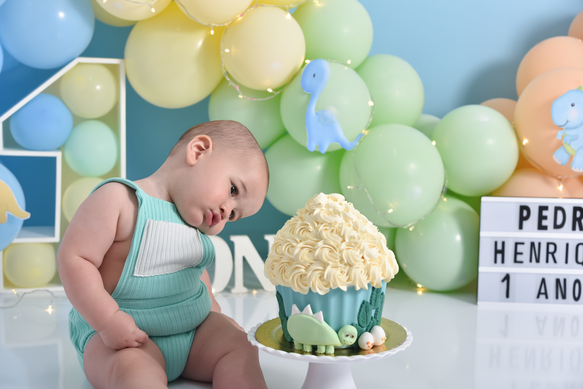smash-the-cake-estudio-thais-castro-cenario-neutro-dinossauros-santo-andre