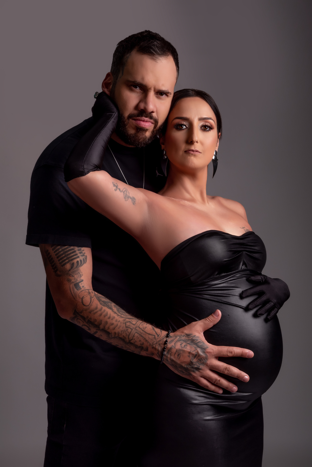 ensaio-gestante-luxo-fashion-estudio-thais-castro-sao-paulo-casal-maloka