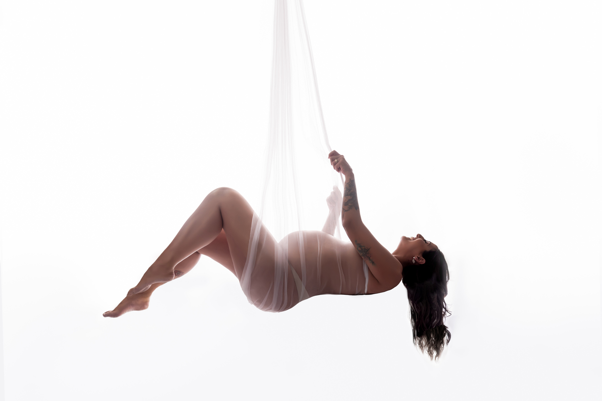 ensaio-gestante-luxo-fashion-estudio-thais-castro-sao-paulo-casal-maloka