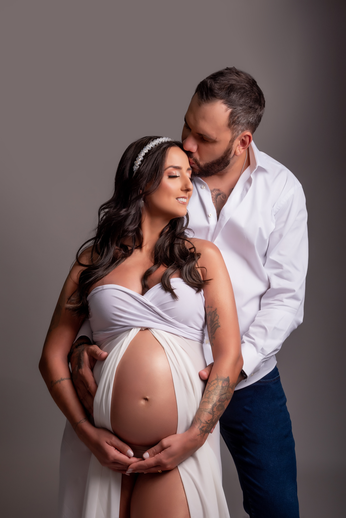 ensaio-gestante-luxo-fashion-estudio-thais-castro-sao-paulo-casal-maloka