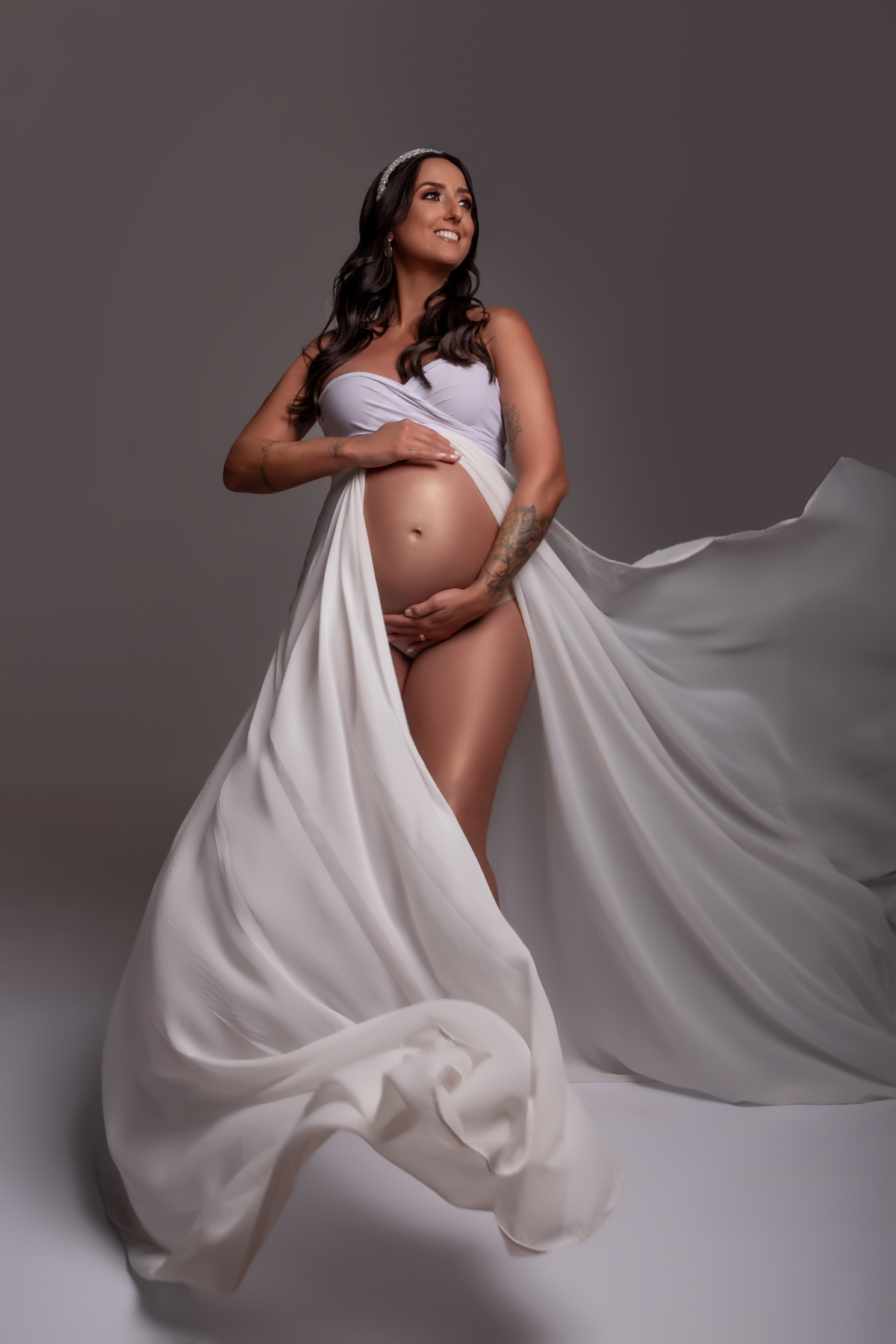 ensaio-gestante-luxo-fashion-estudio-thais-castro-sao-paulo-casal-maloka