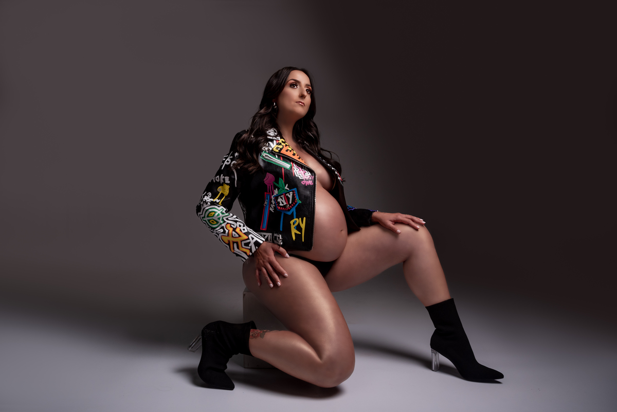 ensaio-gestante-luxo-fashion-estudio-thais-castro-sao-paulo-casal-maloka