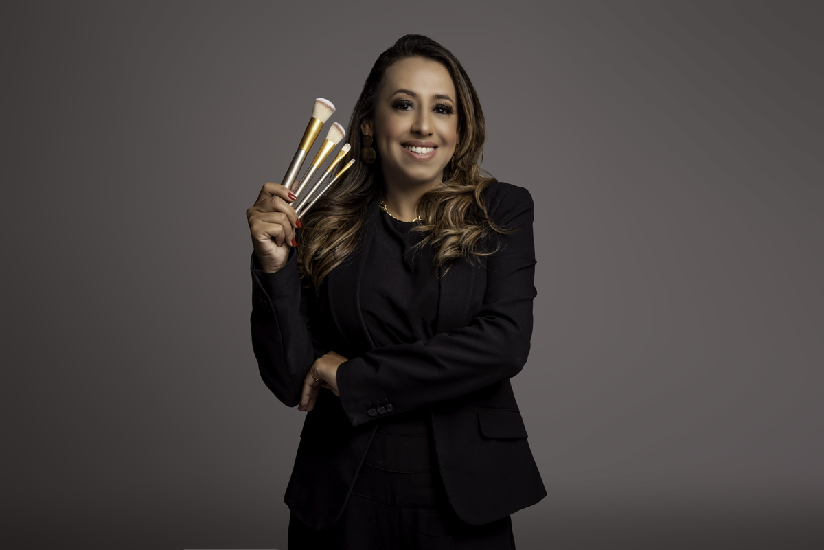 ensaio-corporativo-profissional-beleza-maquiadora-estudio-thais-castro-santo-andre