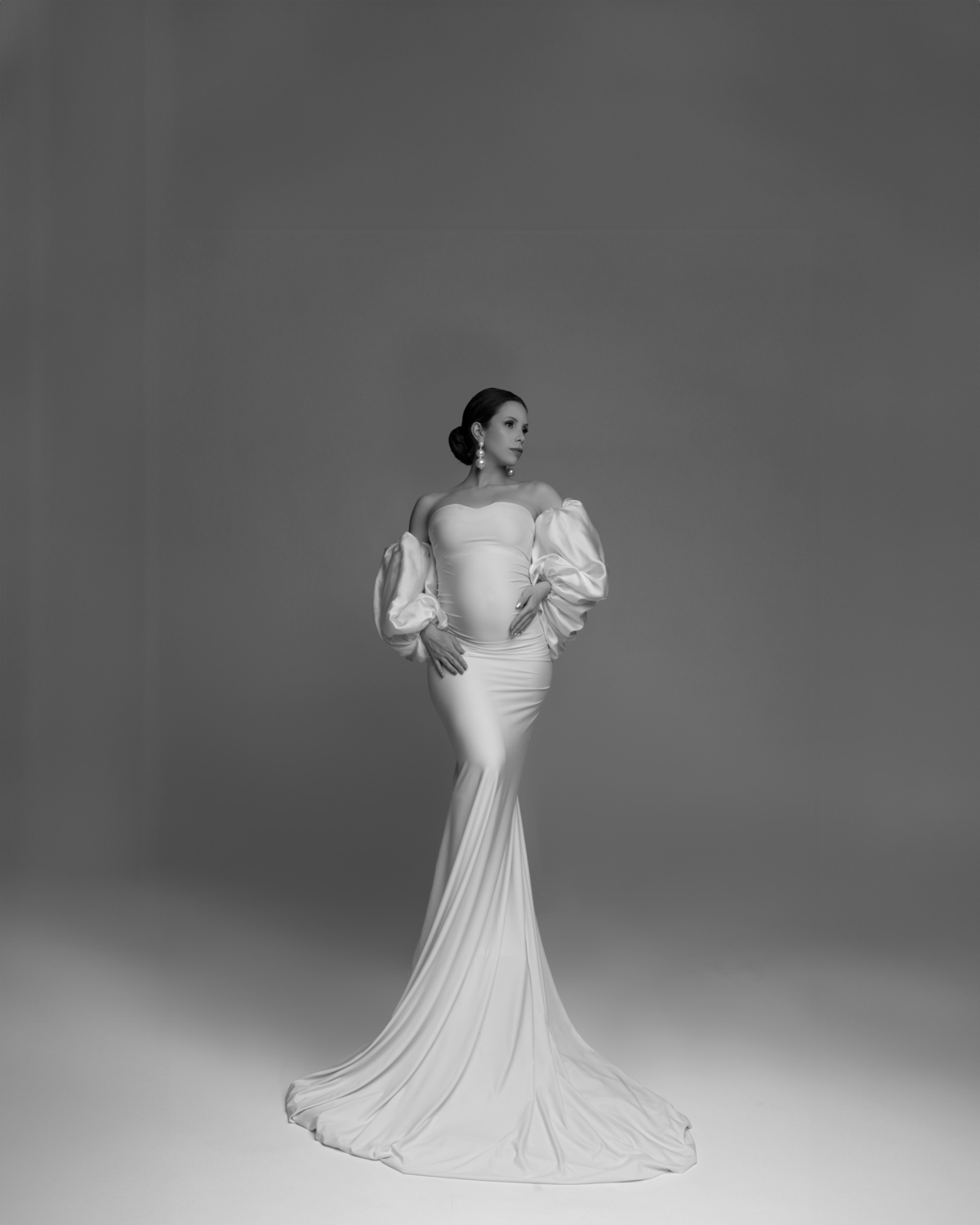 ensaio-gestante-gravida-moderno-banheira-luxo-fashion-santo-andre-são-paulo-estudio-thais-castro