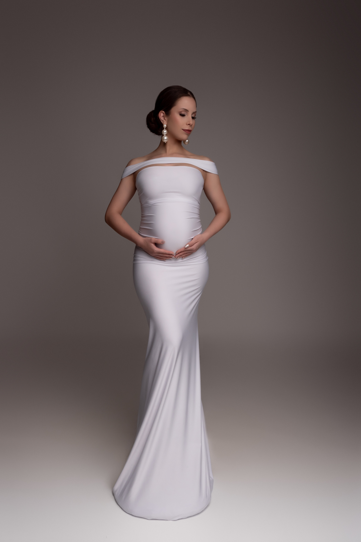 ensaio-gestante-gravida-moderno-banheira-luxo-fashion-santo-andre-são-paulo-estudio-thais-castro