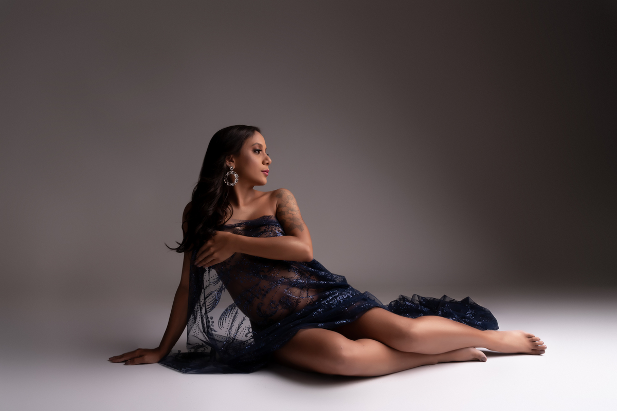 ensaio-gestante-gravida-moderno-banheira-luxo-fashion-santo-andre-são-paulo-estudio-thais-castro