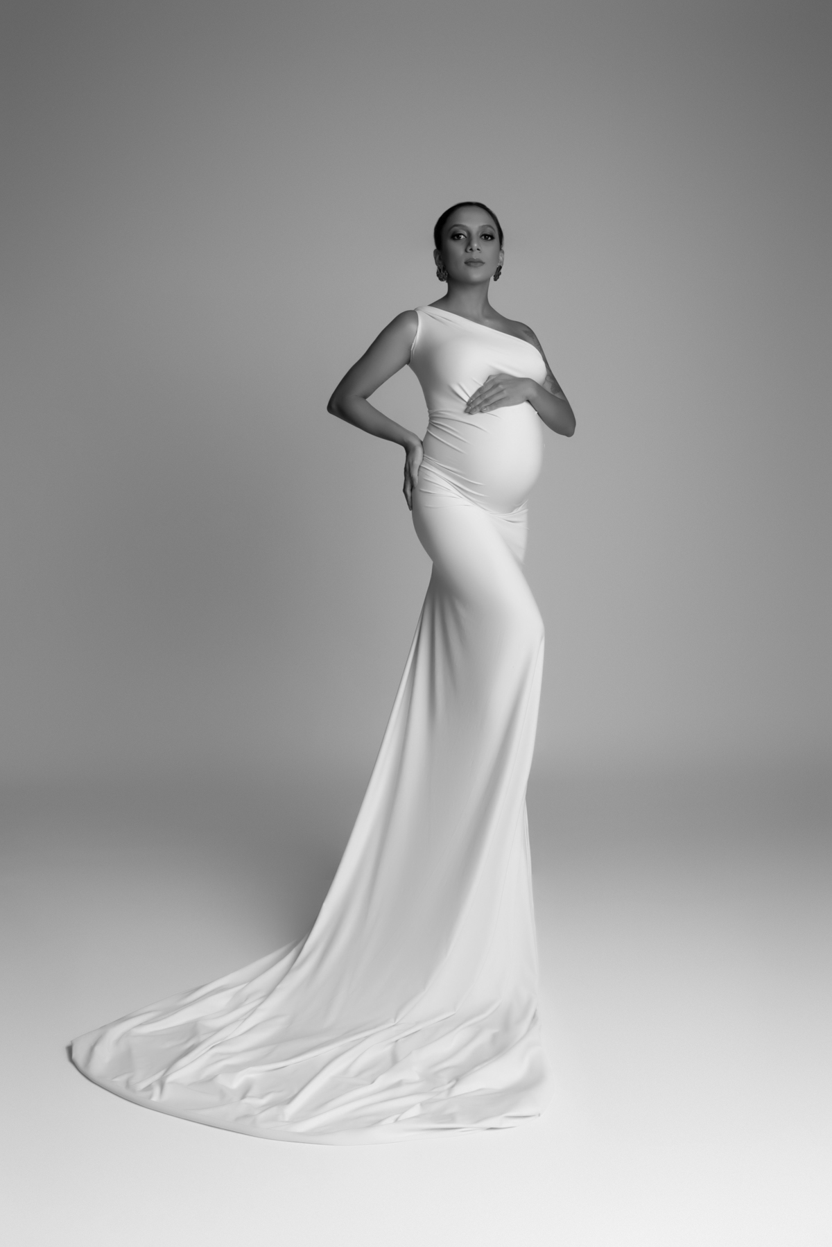 ensaio-gestante-gravida-moderno-banheira-luxo-fashion-santo-andre-são-paulo-estudio-thais-castro