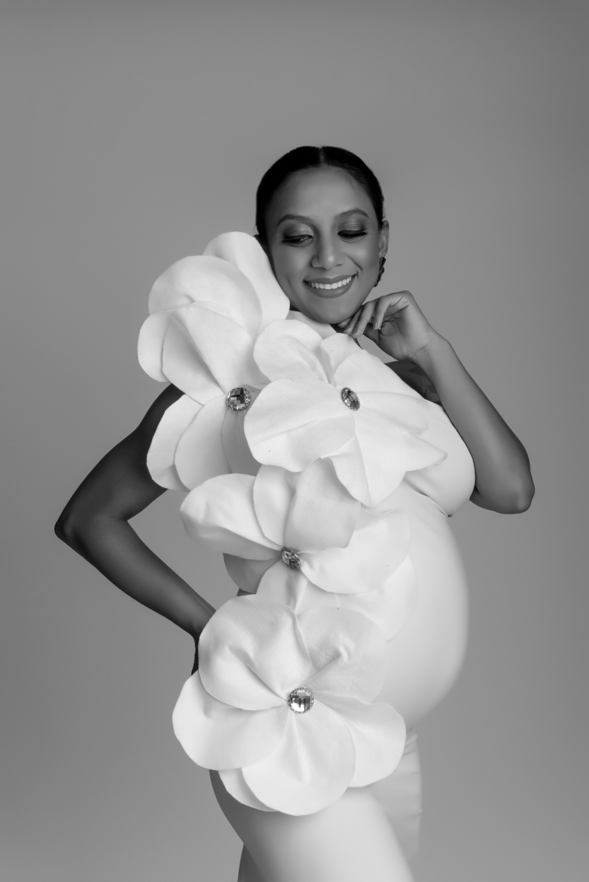 ensaio-gestante-gravida-moderno-banheira-luxo-fashion-santo-andre-são-paulo-estudio-thais-castro