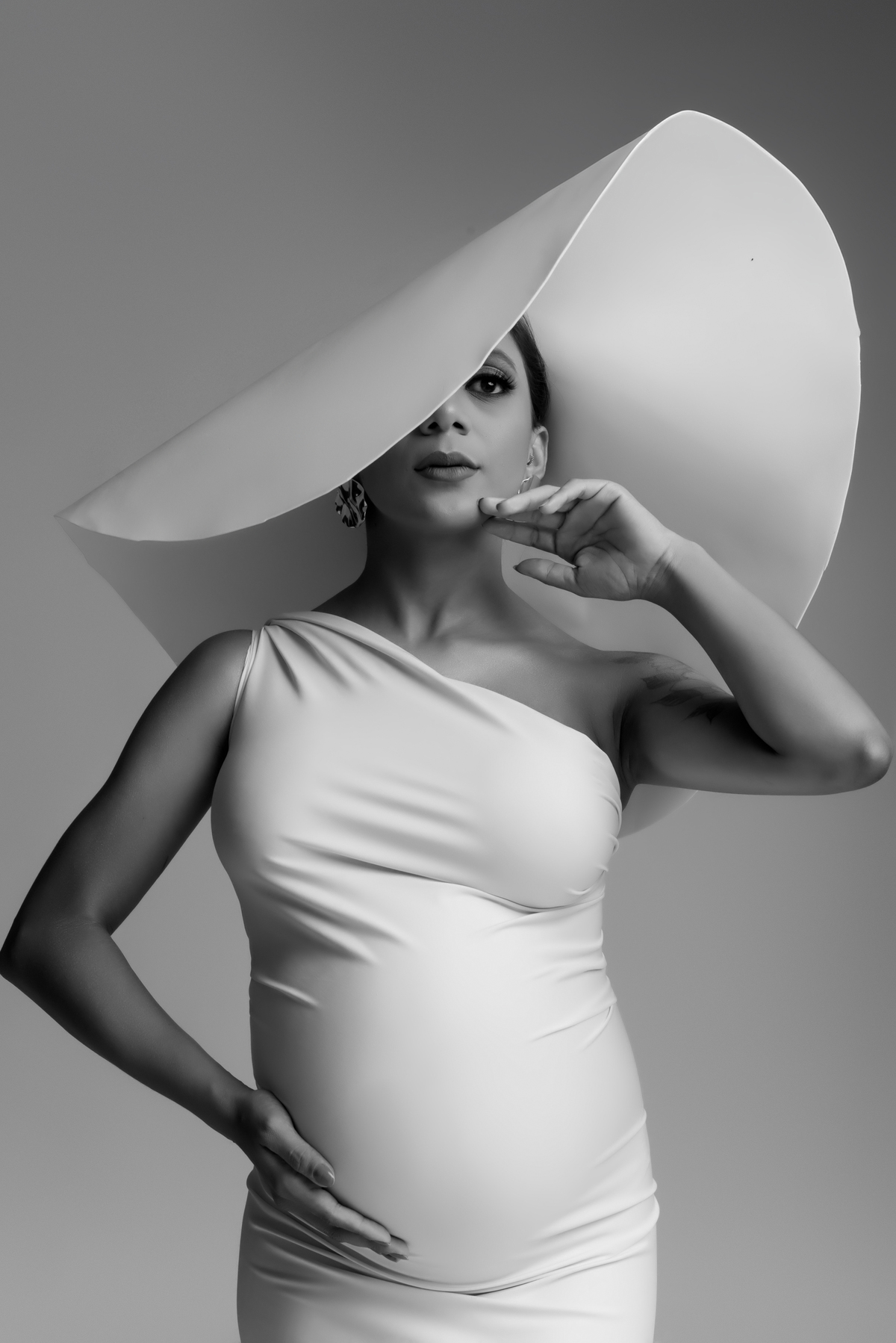 ensaio-gestante-gravida-moderno-banheira-luxo-fashion-santo-andre-são-paulo-estudio-thais-castro