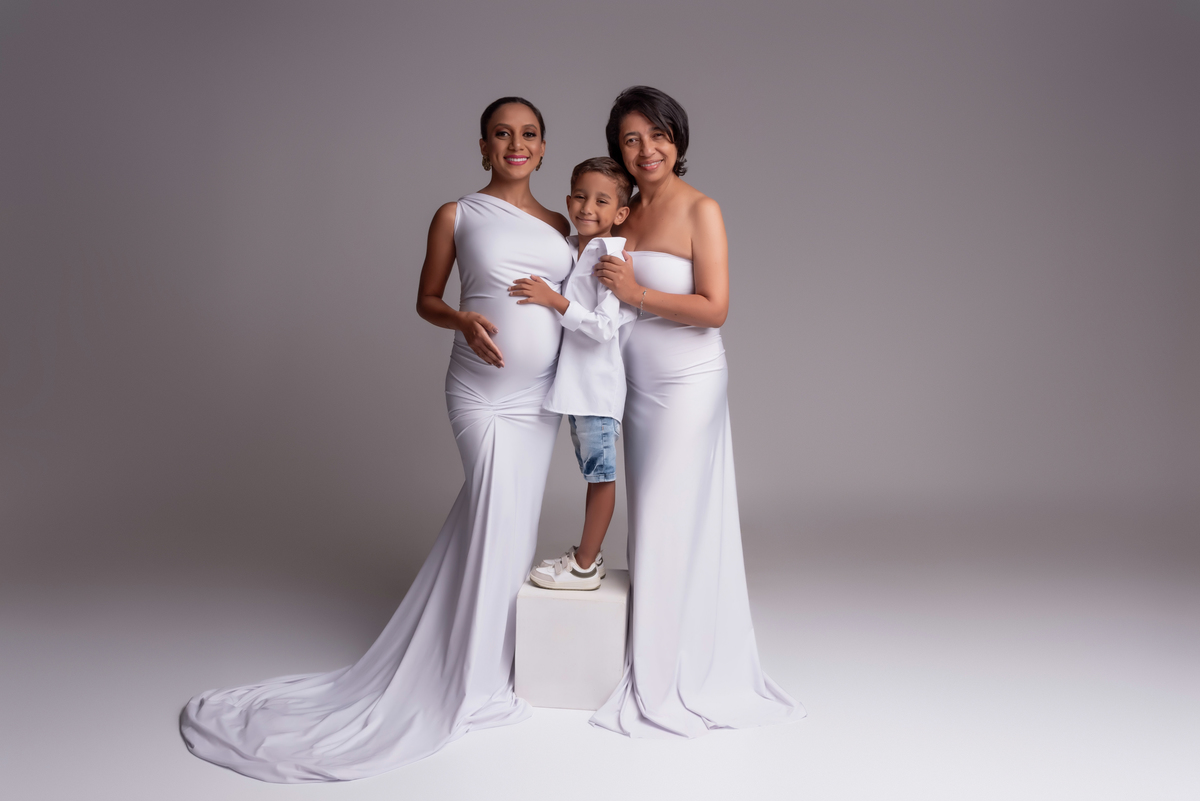 ensaio-gestante-gravida-moderno-banheira-luxo-fashion-santo-andre-são-paulo-estudio-thais-castro