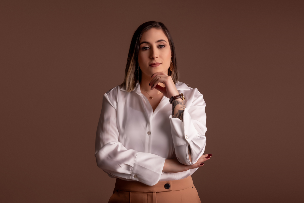 ensaio-corporativo-profissional-consultora-financeira-linkedin-administrativo-estudio-thais-castro