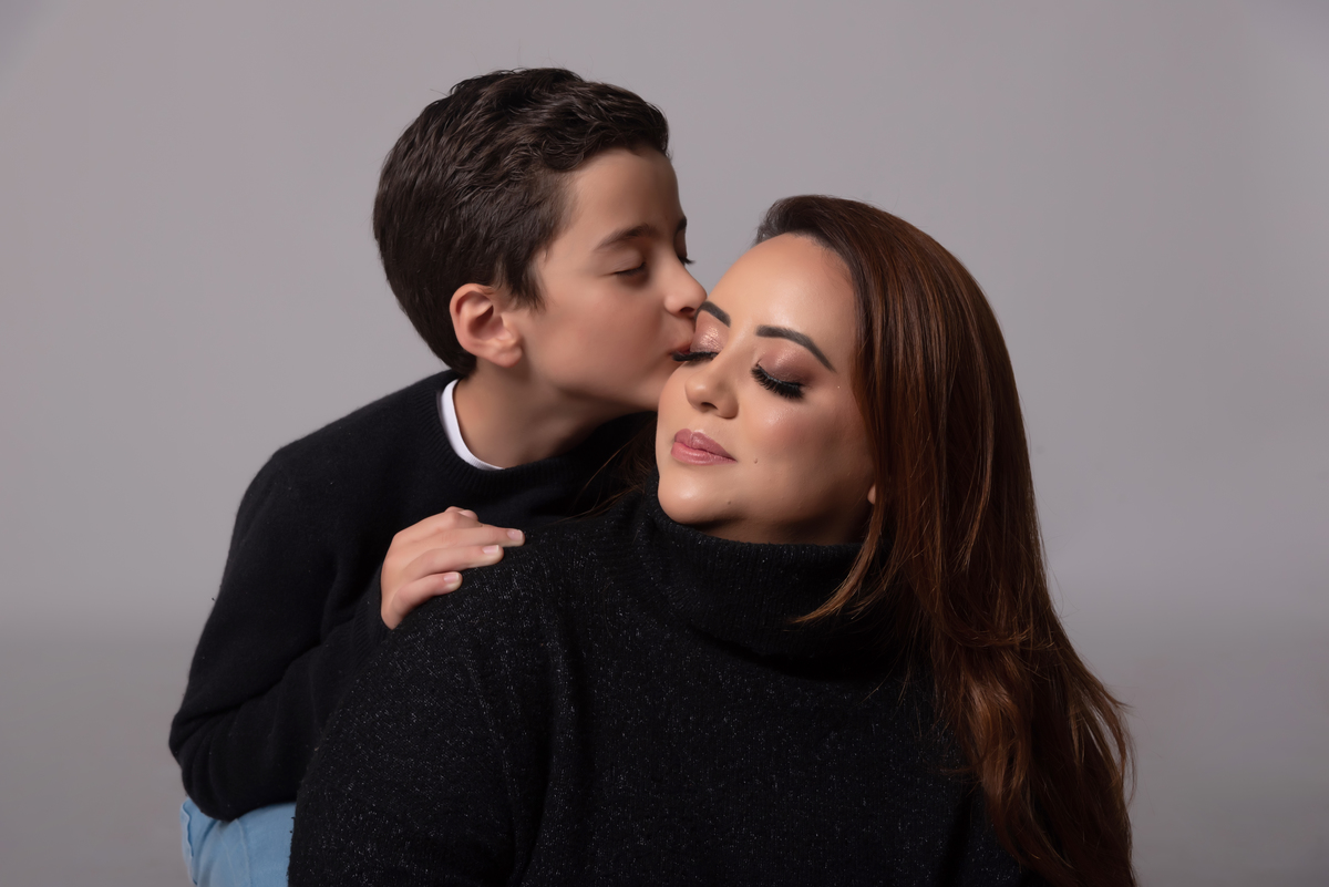 ensaio-familia-mae-filho-estudio-thais-castro-santo-andre-sao-paulo