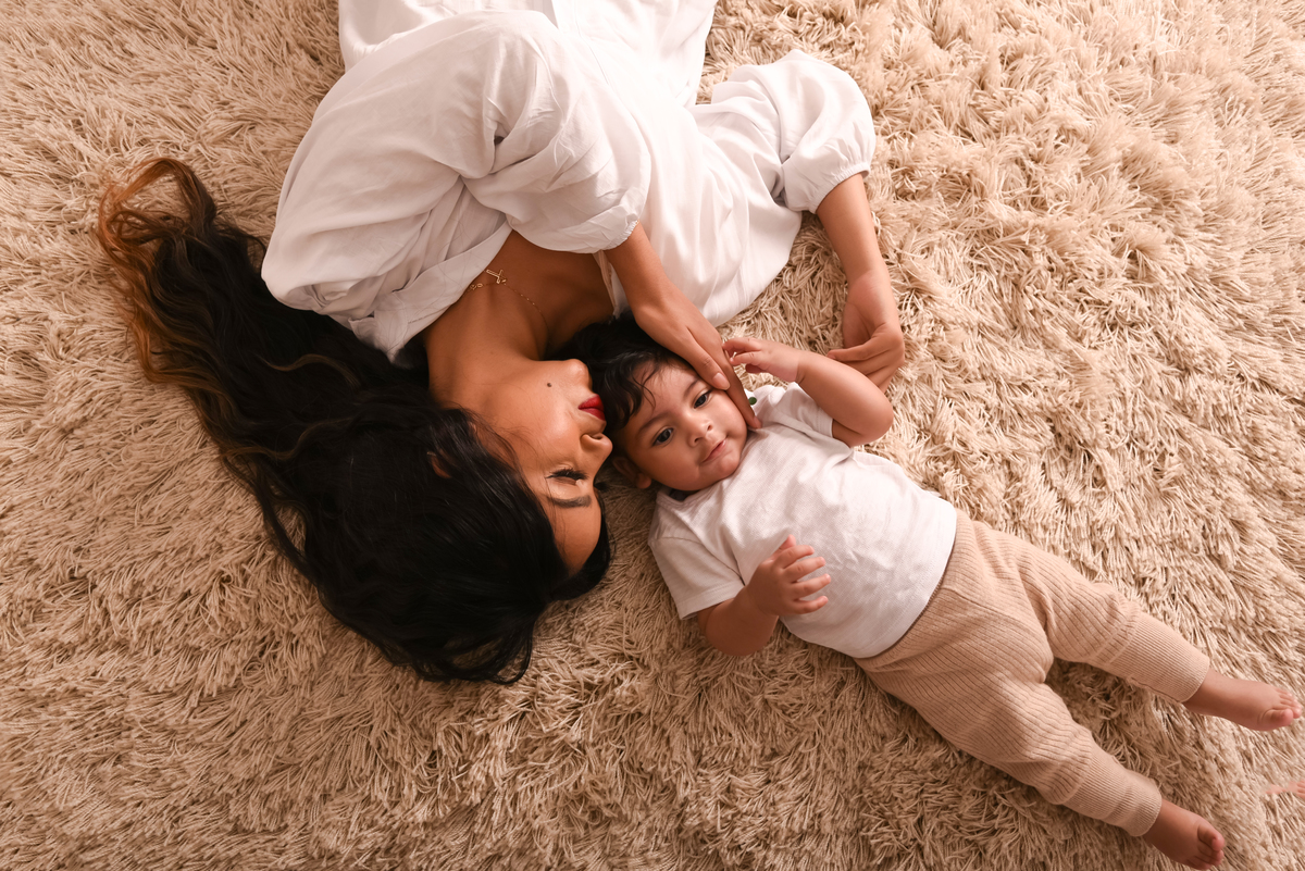 ensaio-familia-mae-filho-estudio-thais-castro-santo-andre-sao-paulo