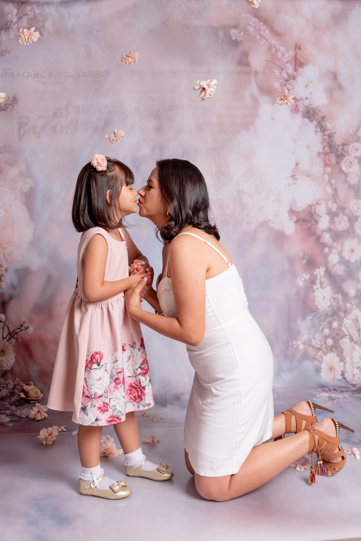 ensaio-familia-mae-e-filha-estudio-thais-castro-santo-andre