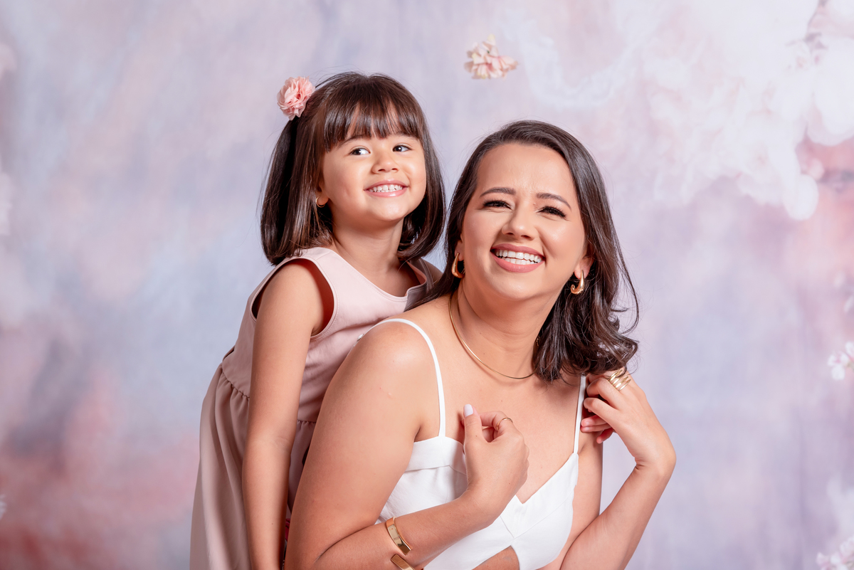 ensaio-familia-mae-e-filha-estudio-thais-castro-santo-andre