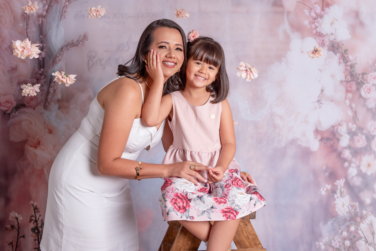 ensaio-familia-mae-e-filha-estudio-thais-castro-santo-andre