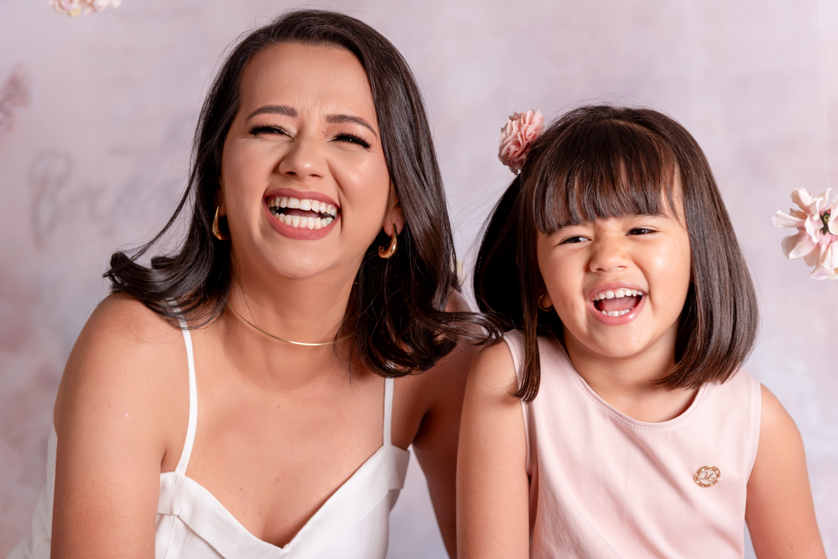 ensaio-familia-mae-e-filha-estudio-thais-castro-santo-andre