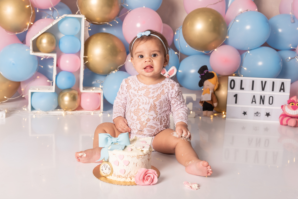 smash-the-cake-alice-pais-maravilhas-estudio-thais-castro-primeiro-aninho-aniversario
