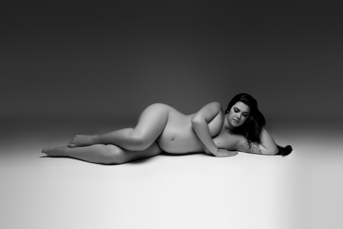 ensaio-gestante-luxo-fashion-nua-sensual-moda-estudio-thais-castro-sao-paulo-santo-andre