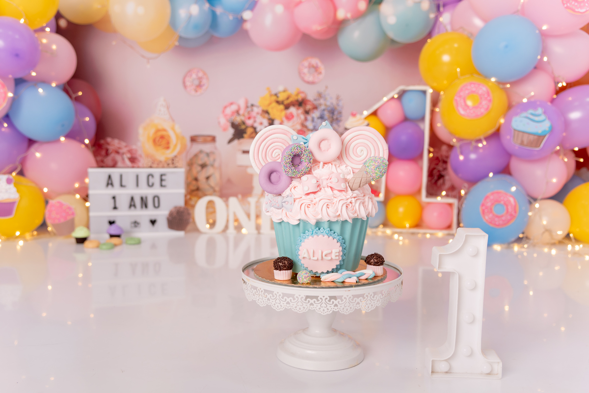smash-the-cake-confeiteira-primeito-aninho-aniversario-estudio-thais-castro-santo-andre-sao-paulo