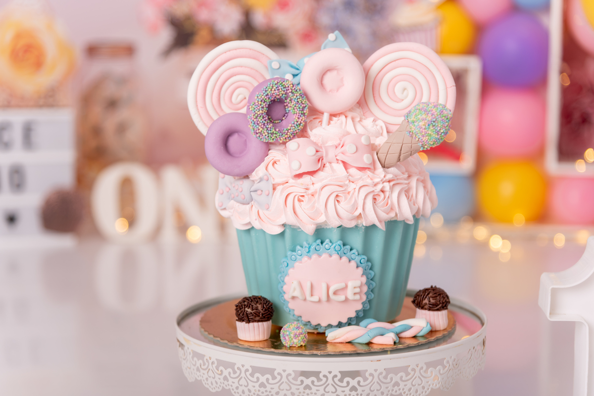 smash-the-cake-confeiteira-primeito-aninho-aniversario-estudio-thais-castro-santo-andre-sao-paulo