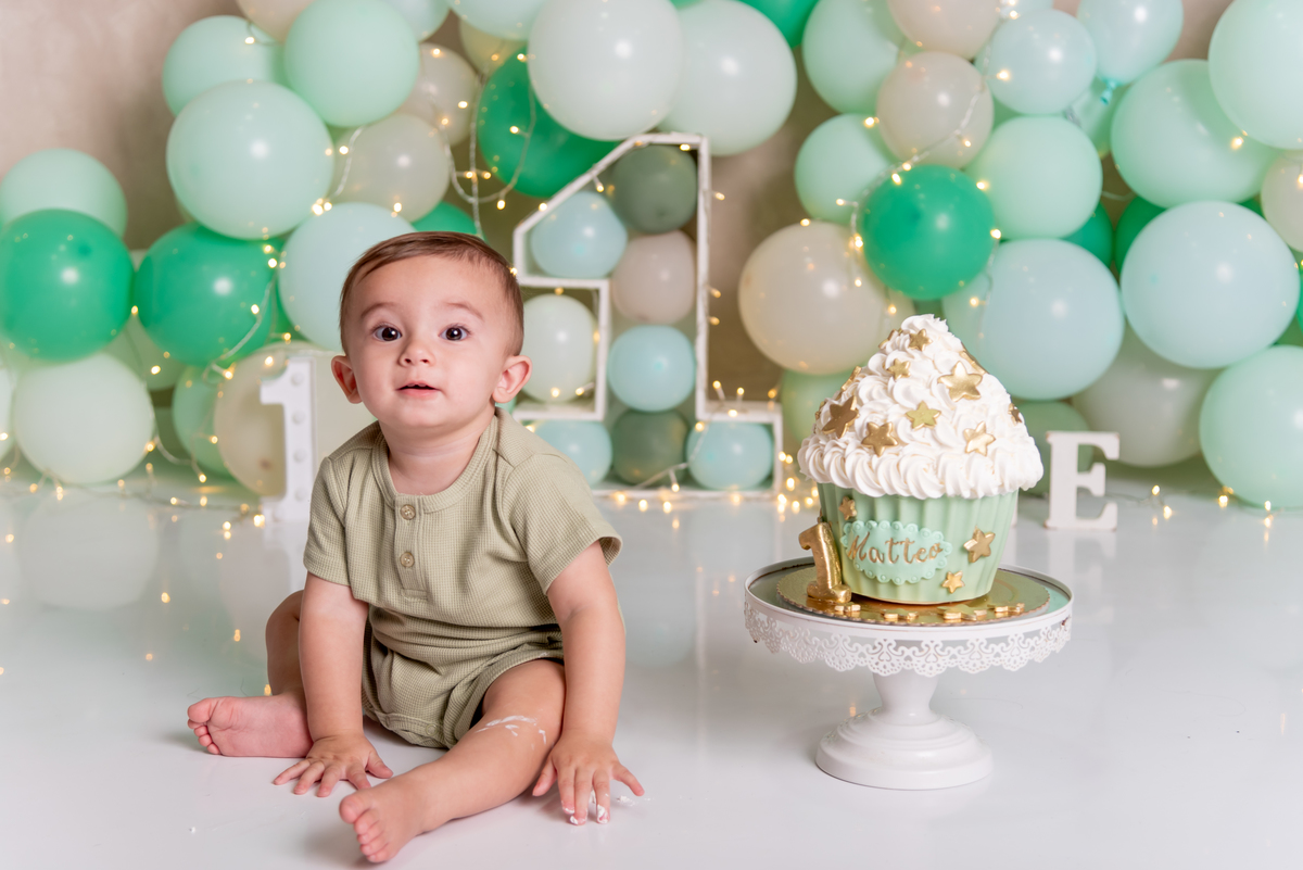 smash-the-cake-neutro-primeiro-ano-aniversario-estudio-thais-castro