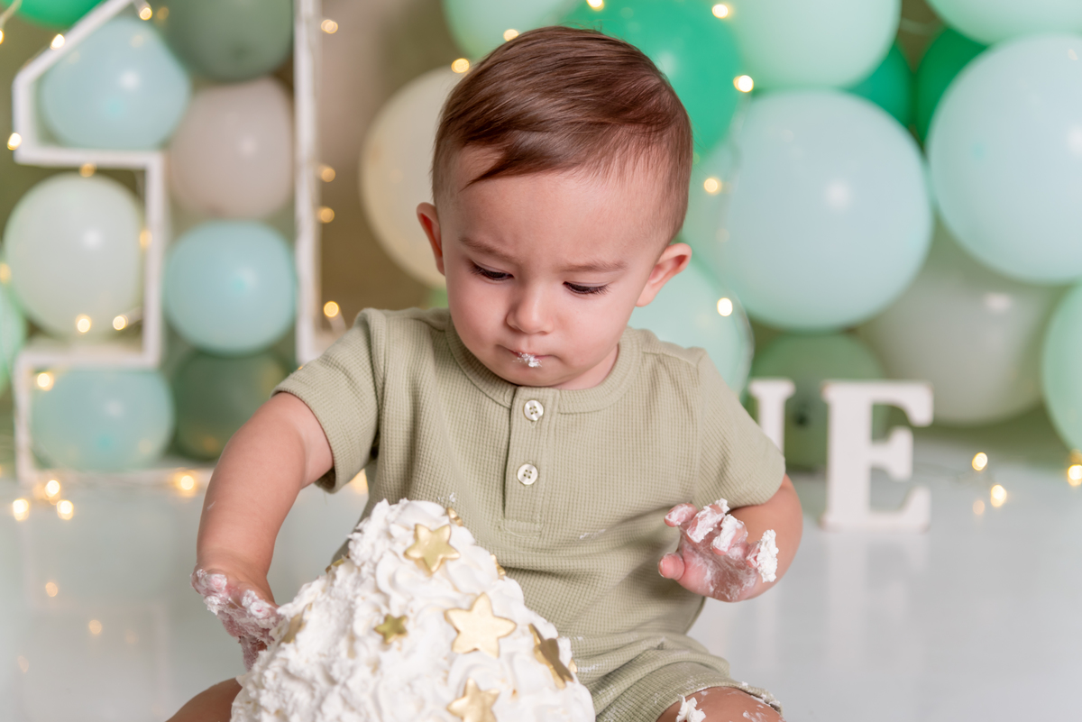 smash-the-cake-neutro-primeiro-ano-aniversario-estudio-thais-castro