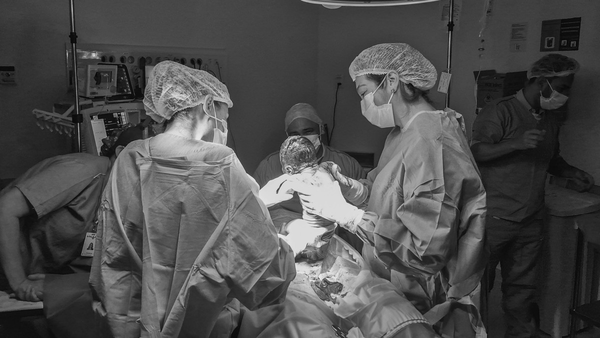 fotografia-parto-cesaria-rede-dor-recem-nascido-estudio-thais-castro-brooklin-morumbi-ibirapuera-moema-abc