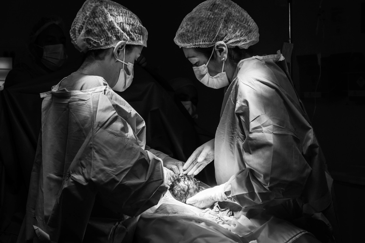 fotografia-parto-cesaria-rede-dor-recem-nascido-estudio-thais-castro-brooklin-morumbi-ibirapuera-moema-abc