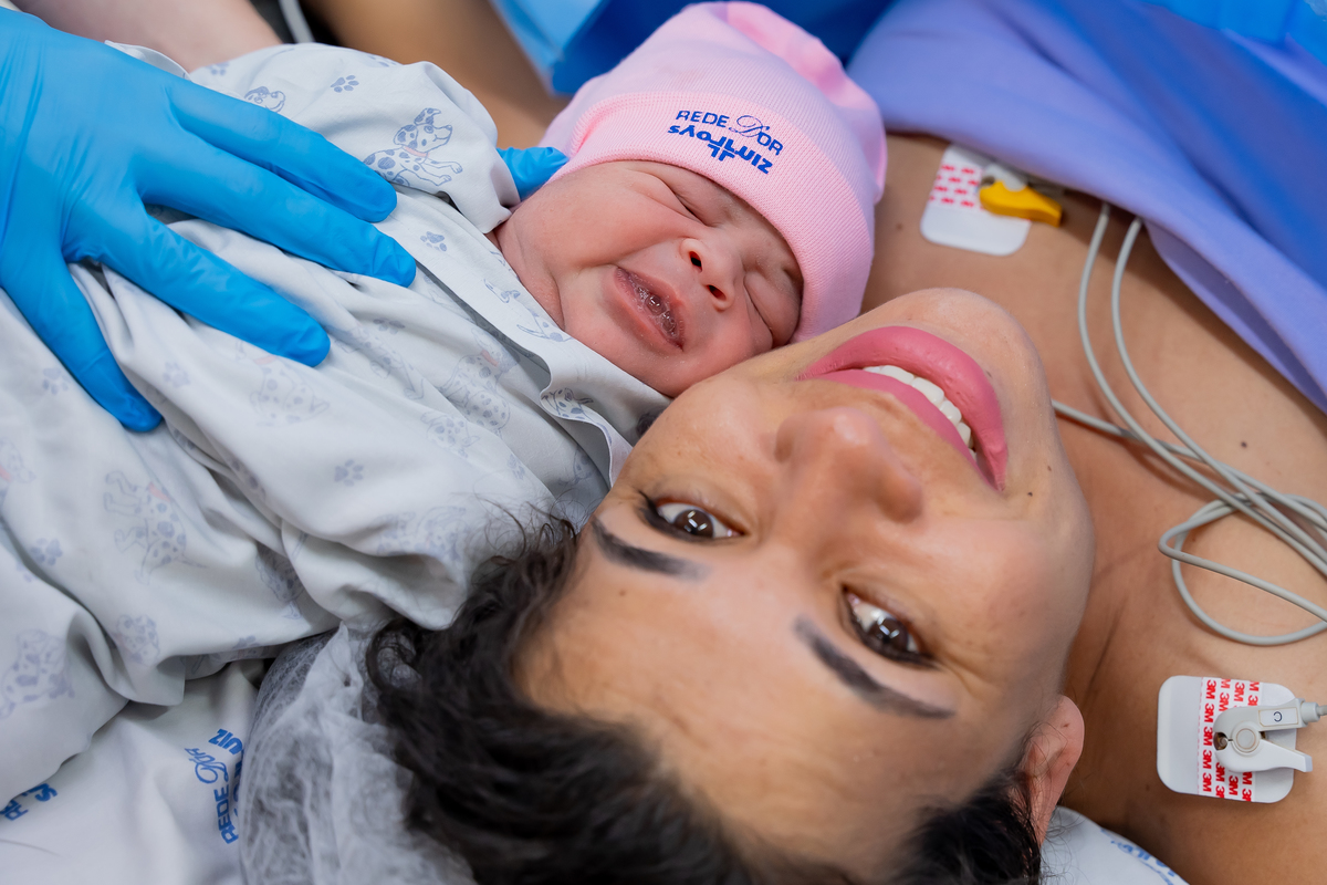 fotografia-parto-cesaria-rede-dor-recem-nascido-estudio-thais-castro-brooklin-morumbi-ibirapuera-moema-abc-tatuapé