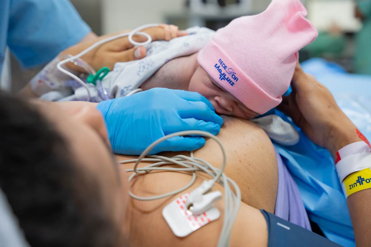 fotografia-parto-cesaria-rede-dor-recem-nascido-estudio-thais-castro-brooklin-morumbi-ibirapuera-moema-abc-tatuapé