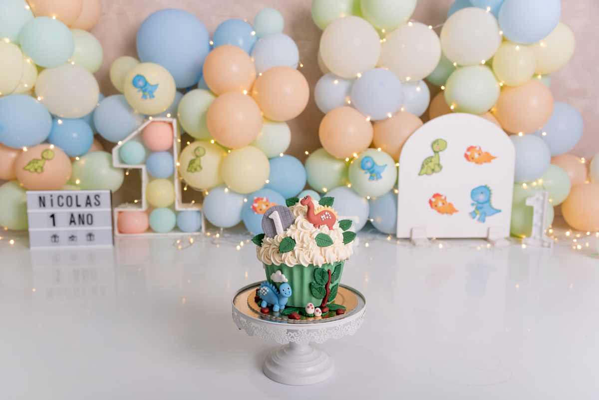 ensaio-smash-the-cake-dinossauros-baby-candy-brooklin-estudio-thais-castro-moema-ibirapuera-jabaquara-jardins-olimpia