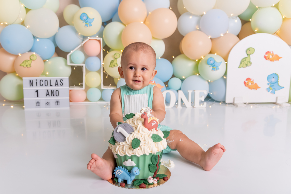 ensaio-smash-the-cake-dinossauros-baby-candy-brooklin-estudio-thais-castro-moema-ibirapuera-jabaquara-jardins-olimpia