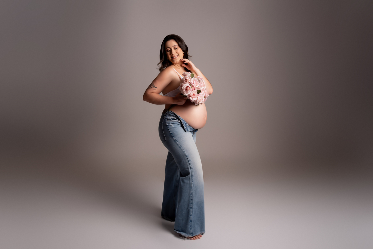 ensaio-gestante-clean-neutro-fashion-estudio-thais-castro-brooklin-campo-limpo-moema-jardins-interlagos-jabaquara