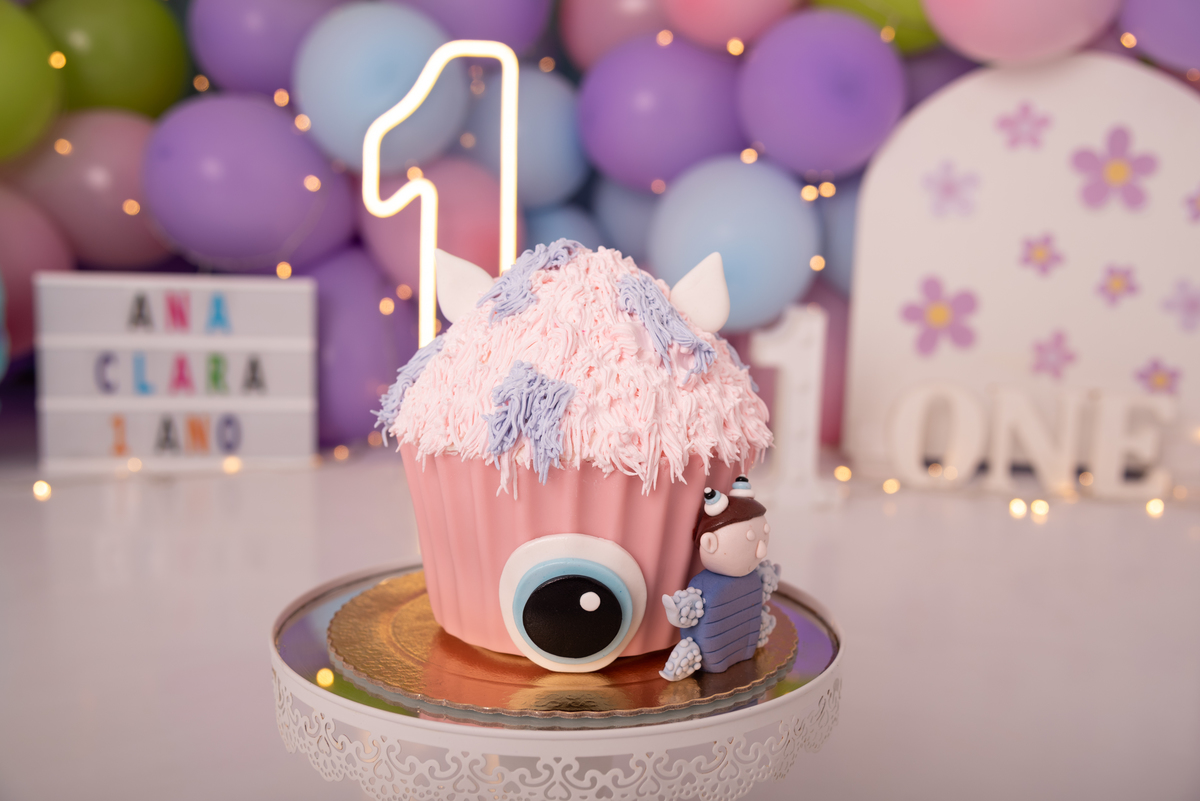 smash-the-cake-monstros-SA-disney-Monsters-inc-aniversario-1-ano-estudio-thais-castro-brooklin-itaim-moema-campo-belo-congonhas-vila-olimpia