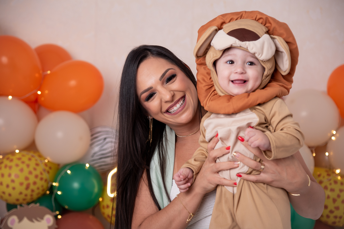 smash-the-cake-safari-leão-bolo-personalizado-aniversario-1-ano-estudio-thais-castro-brooklin-itaim-moema-campo-belo-congonhas-vila-olimpia