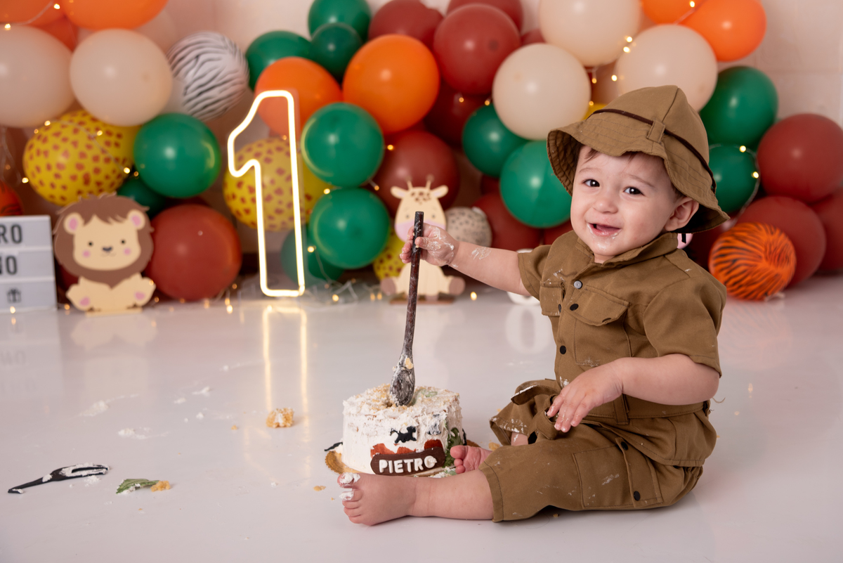 smash-the-cake-safari-leão-bolo-personalizado-aniversario-1-ano-estudio-thais-castro-brooklin-itaim-moema-campo-belo-congonhas-vila-olimpia