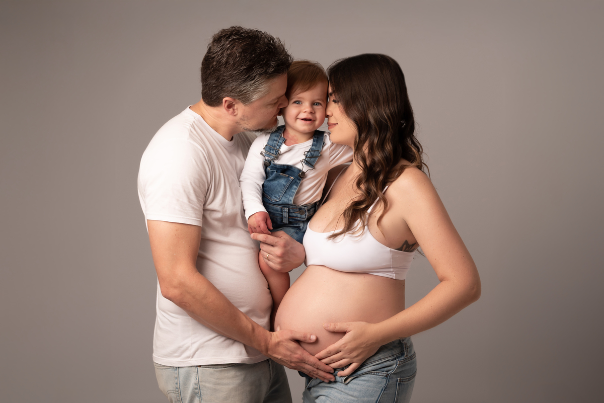 ensaio-gestante-clean-classico-jeans-fashion-maternidade-familia-estudio-thais-castro-brooklin-itaim-jardins-moema-campo-belo-santo-amaro-osasco-abc