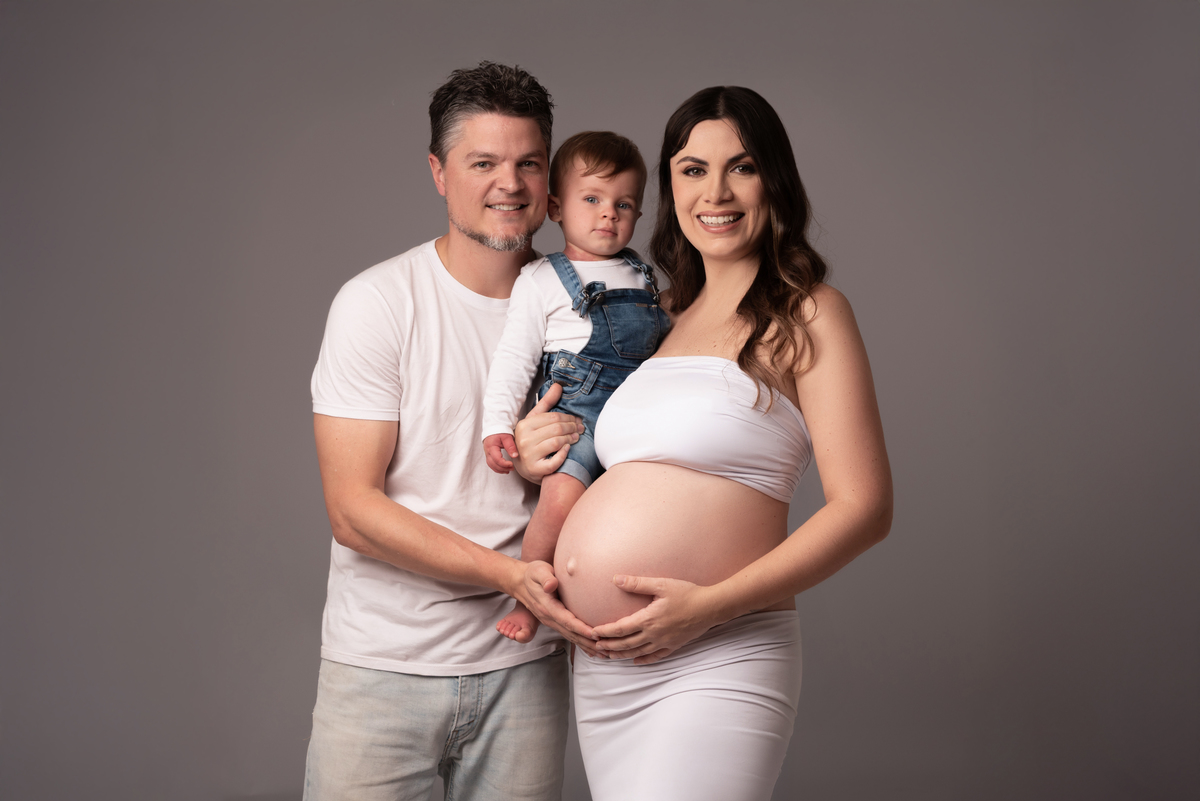 ensaio-gestante-clean-classico-jeans-fashion-maternidade-familia-estudio-thais-castro-brooklin-itaim-jardins-moema-campo-belo-santo-amaro-osasco-abc