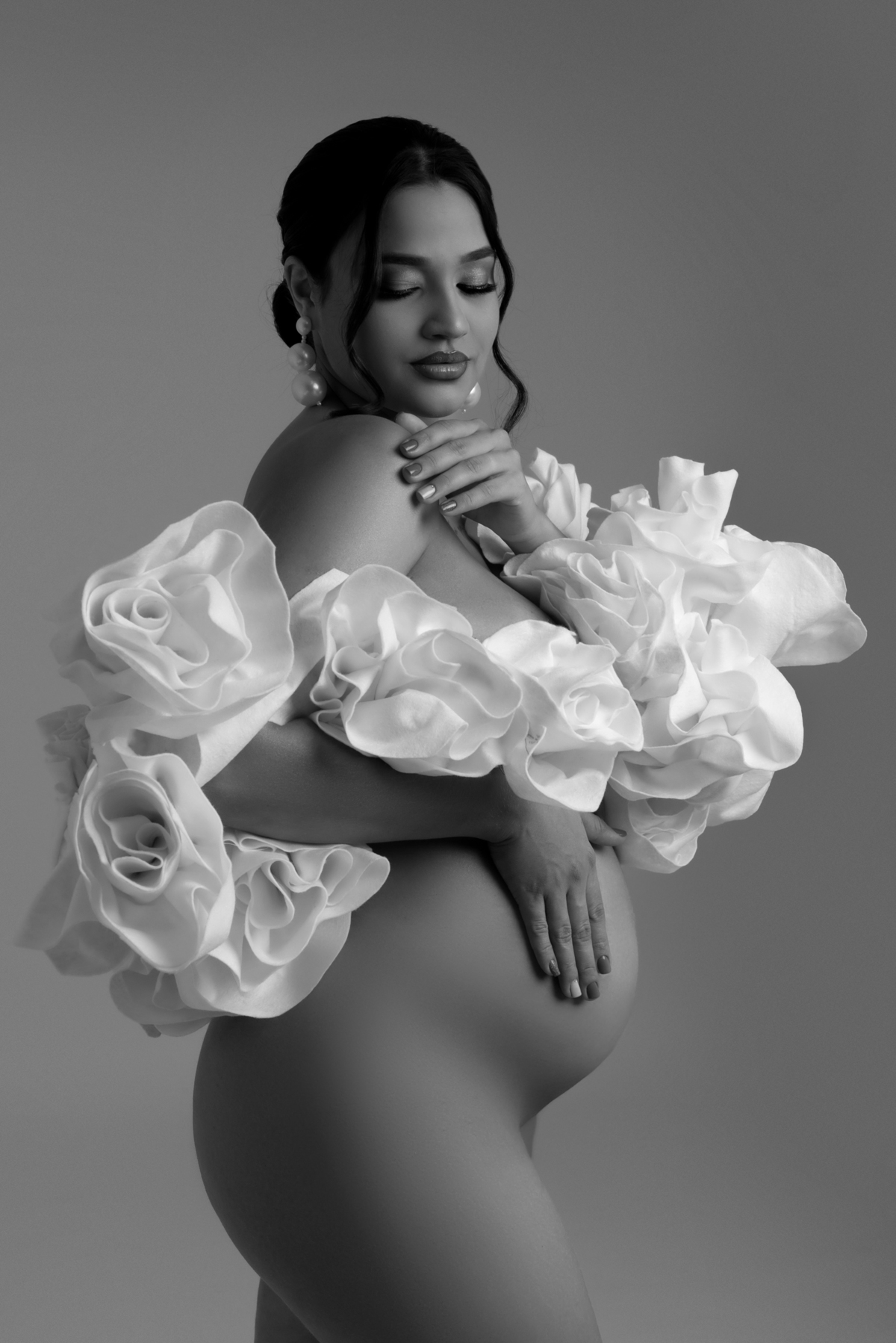 ensaio-gestante-clean-classico-jeans-fashion-maternidade-familia-estudio-thais-castro-brooklin-itaim-jardins-moema-campo-belo-santo-amaro-osasco-abc