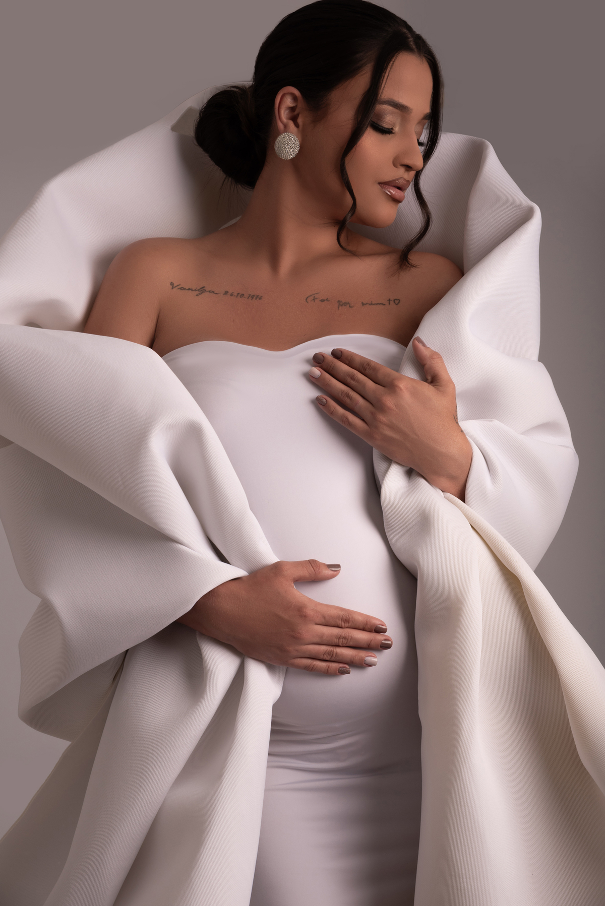 ensaio-gestante-clean-classico-jeans-fashion-maternidade-familia-estudio-thais-castro-brooklin-itaim-jardins-moema-campo-belo-santo-amaro-osasco-abc