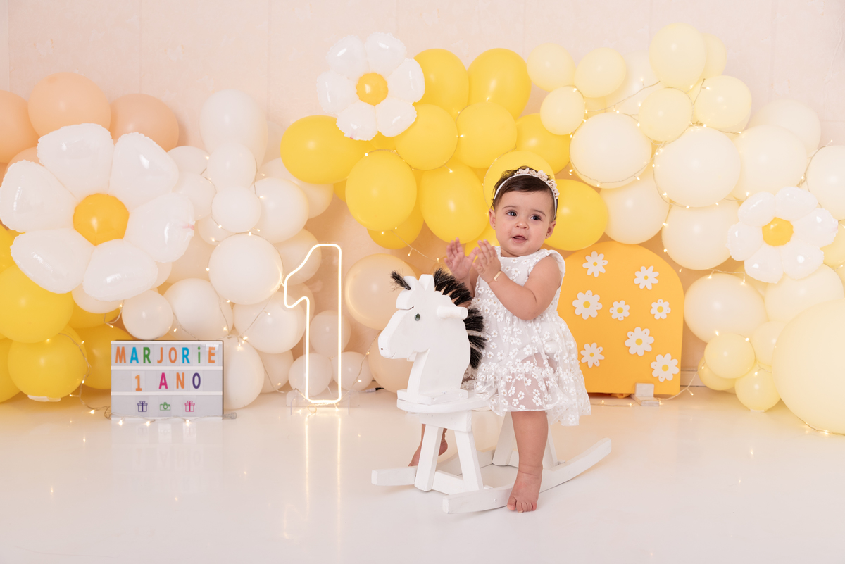 ensaio-smash-the-cake-bebe-margaridas-aniversario-comemorativo-estudio-thais-castro-brooklin-itaim-bibi-moema-abc-jardins-ibirapuera-morumbi-perdizes